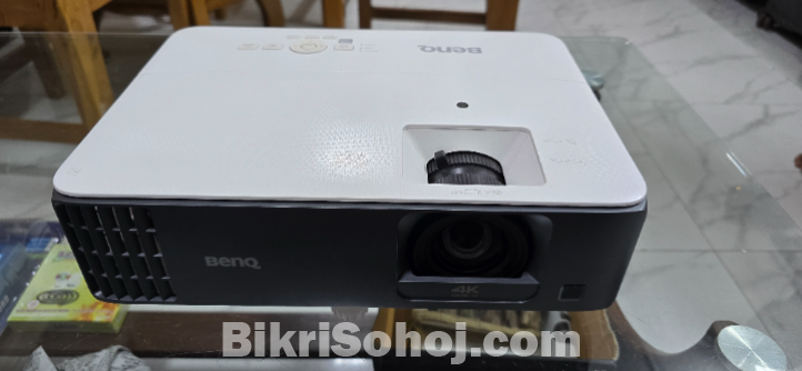 BENQ TK700STi 4K UHD Gaming Projector